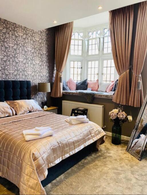 The Most Central Apartment In Canterbury Stunning Interiors, Fully Equipped, City Views And Free Wifi! Exterior foto