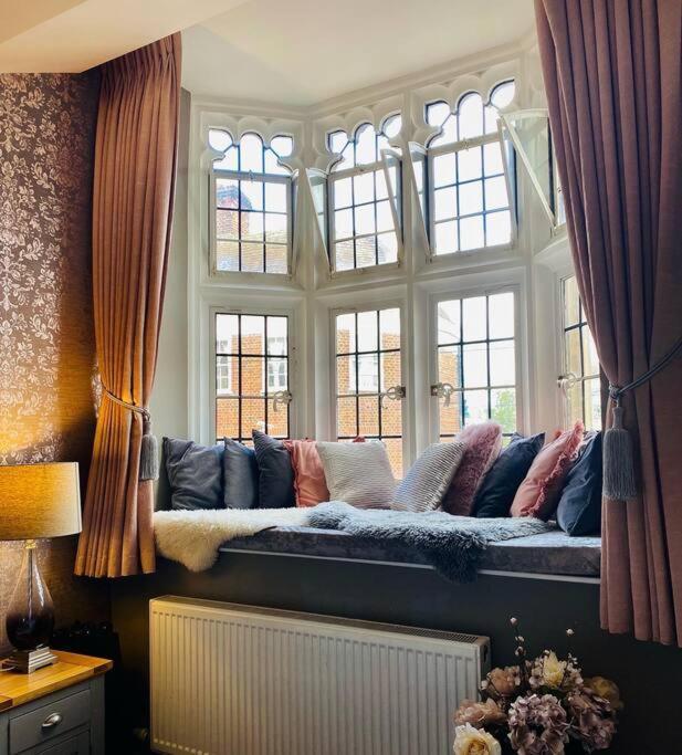 The Most Central Apartment In Canterbury Stunning Interiors, Fully Equipped, City Views And Free Wifi! Exterior foto