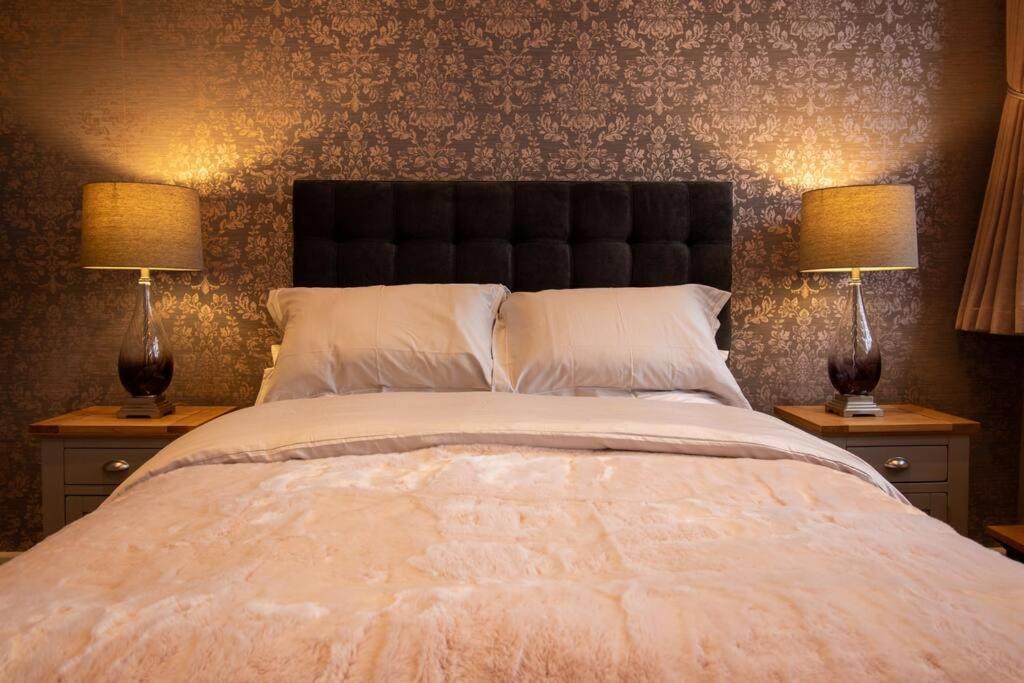 The Most Central Apartment In Canterbury Stunning Interiors, Fully Equipped, City Views And Free Wifi! Exterior foto