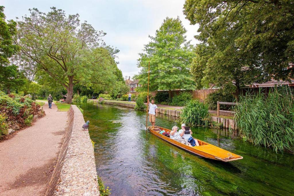 The Most Central Apartment In Canterbury Stunning Interiors, Fully Equipped, City Views And Free Wifi! Exterior foto