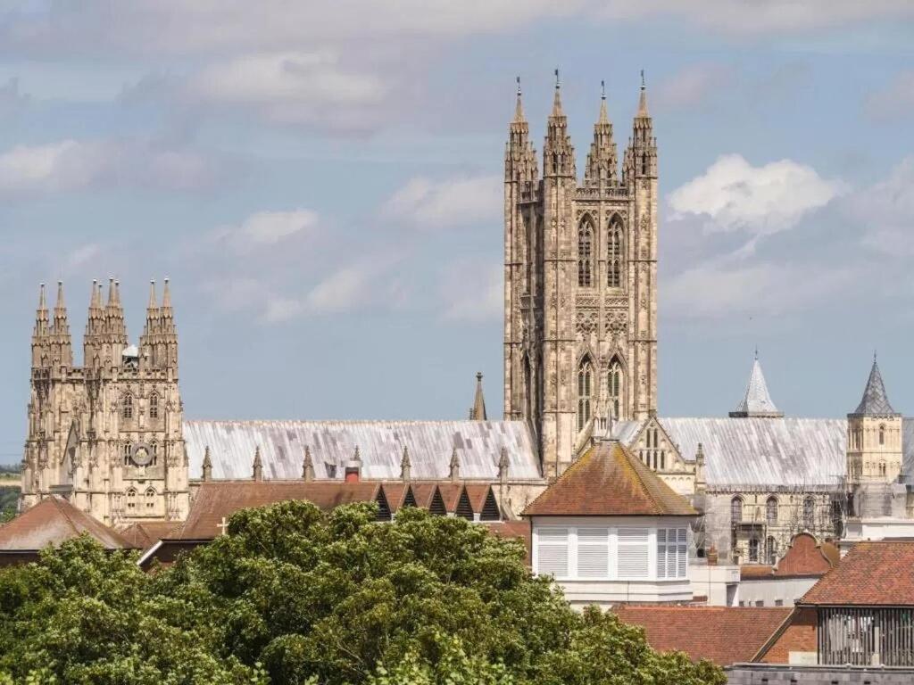 The Most Central Apartment In Canterbury Stunning Interiors, Fully Equipped, City Views And Free Wifi! Exterior foto