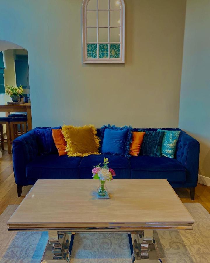 The Most Central Apartment In Canterbury Stunning Interiors, Fully Equipped, City Views And Free Wifi! Exterior foto