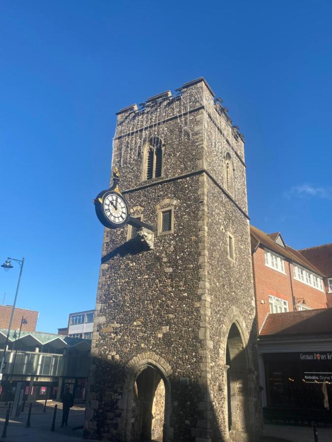The Most Central Apartment In Canterbury Stunning Interiors, Fully Equipped, City Views And Free Wifi! Exterior foto